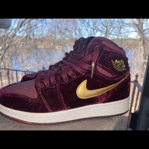 Jordan Retro 1 red velvet NEW